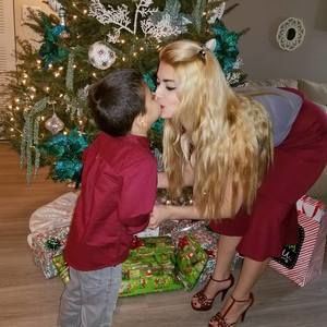 Meet your Posher, Yohana